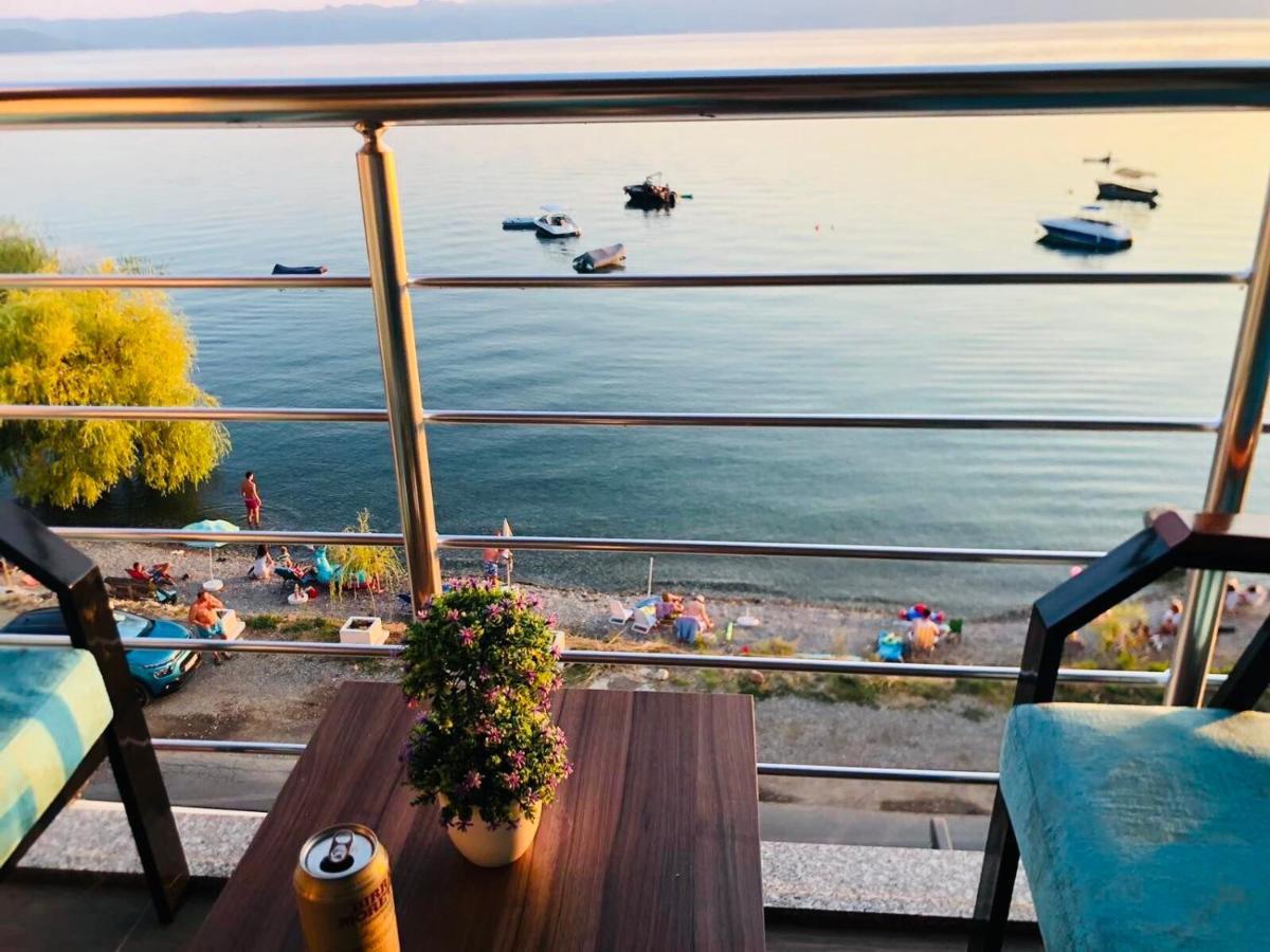 Sunrise Beach - Lake View Deluxe Apartment Peštani Exterior foto