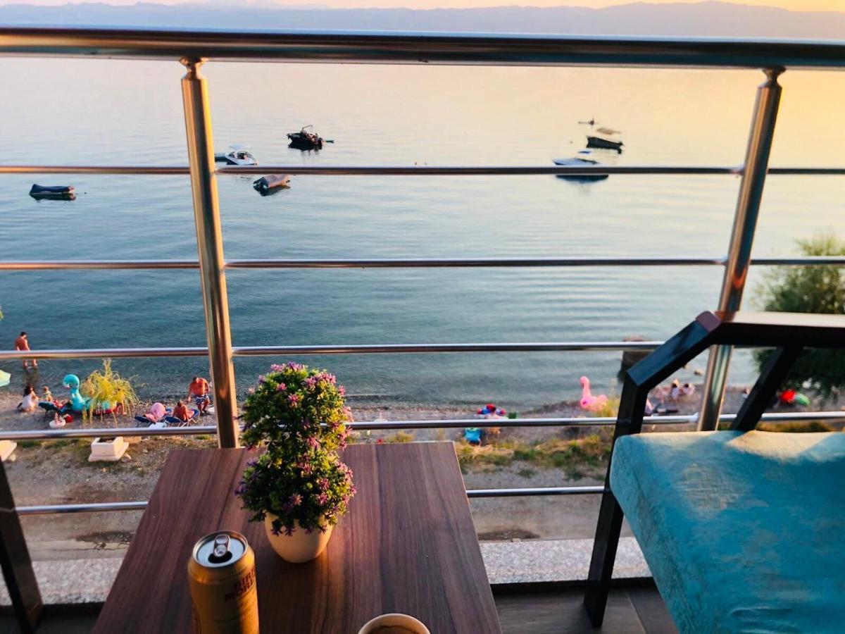 Sunrise Beach - Lake View Deluxe Apartment Peštani Exterior foto