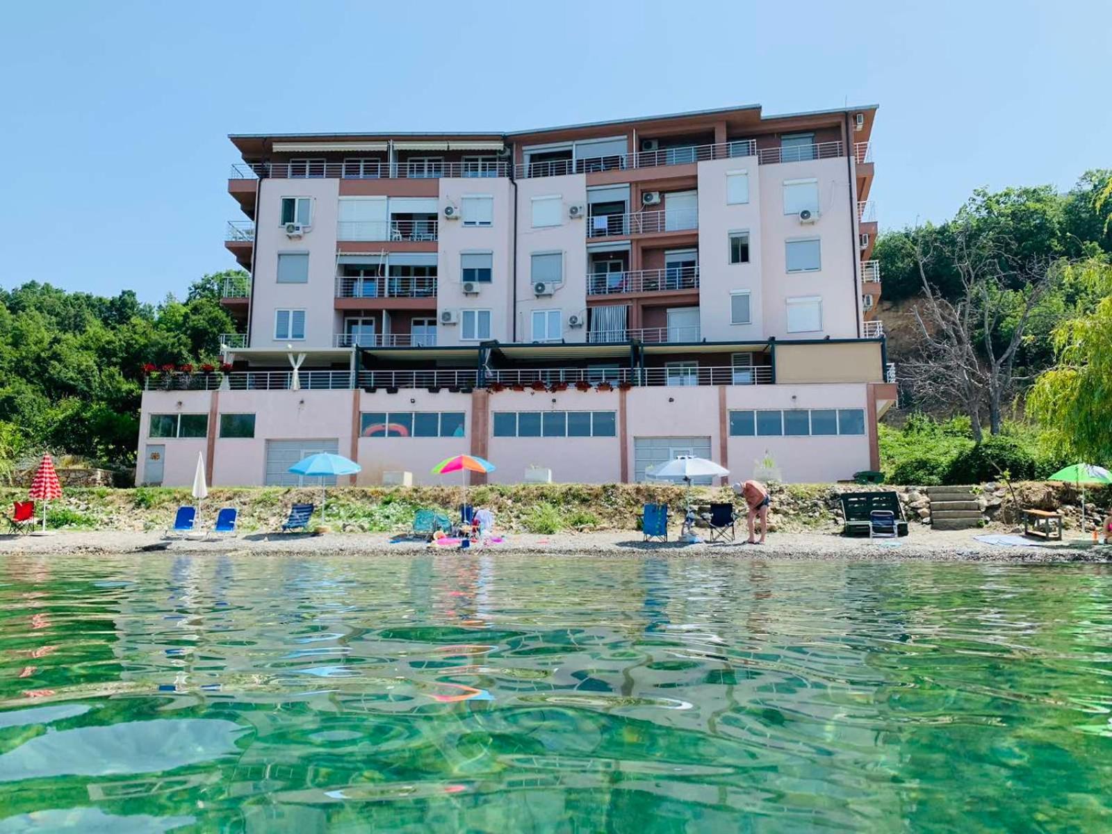 Sunrise Beach - Lake View Deluxe Apartment Peštani Exterior foto